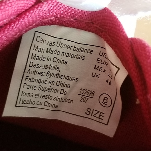 *SOLD* American Eagle Sneakers - Picture 6 of 7